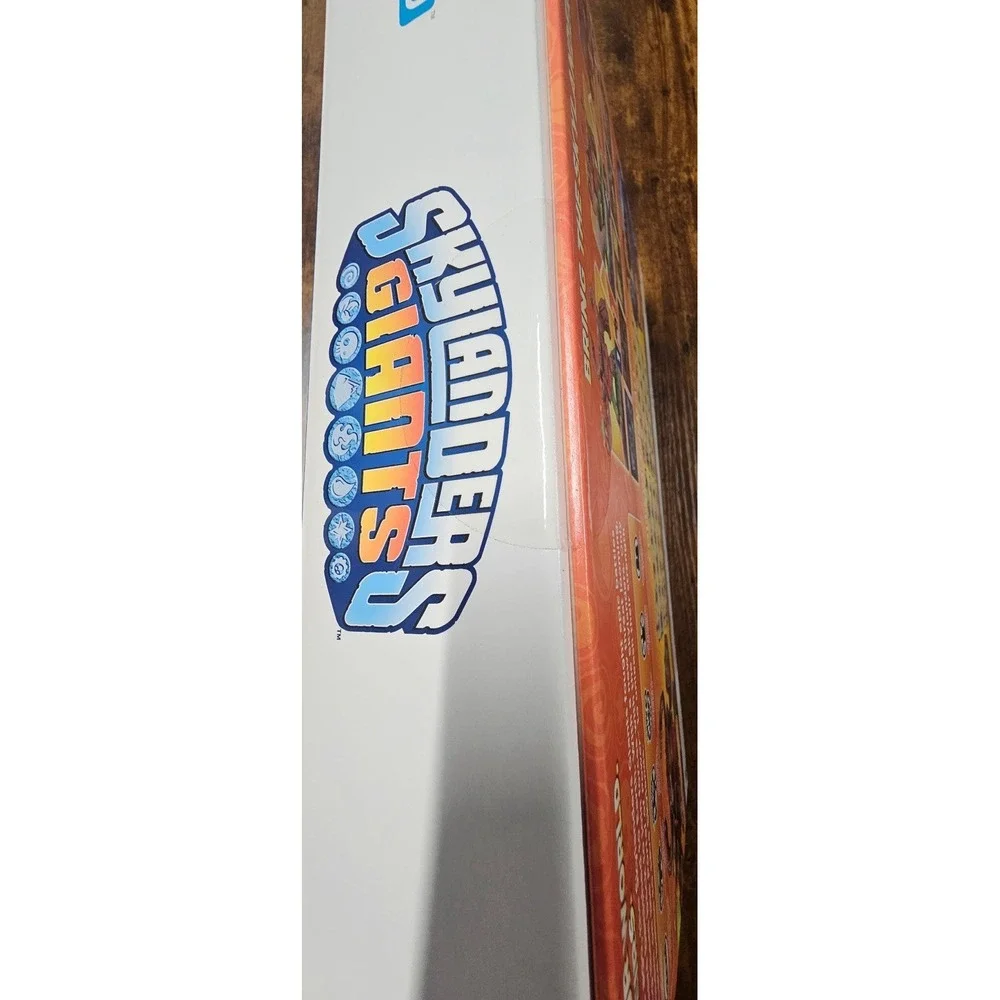 Brand New Skylanders Giants Starter Pack Nintendo Wii Game & Figures Set
